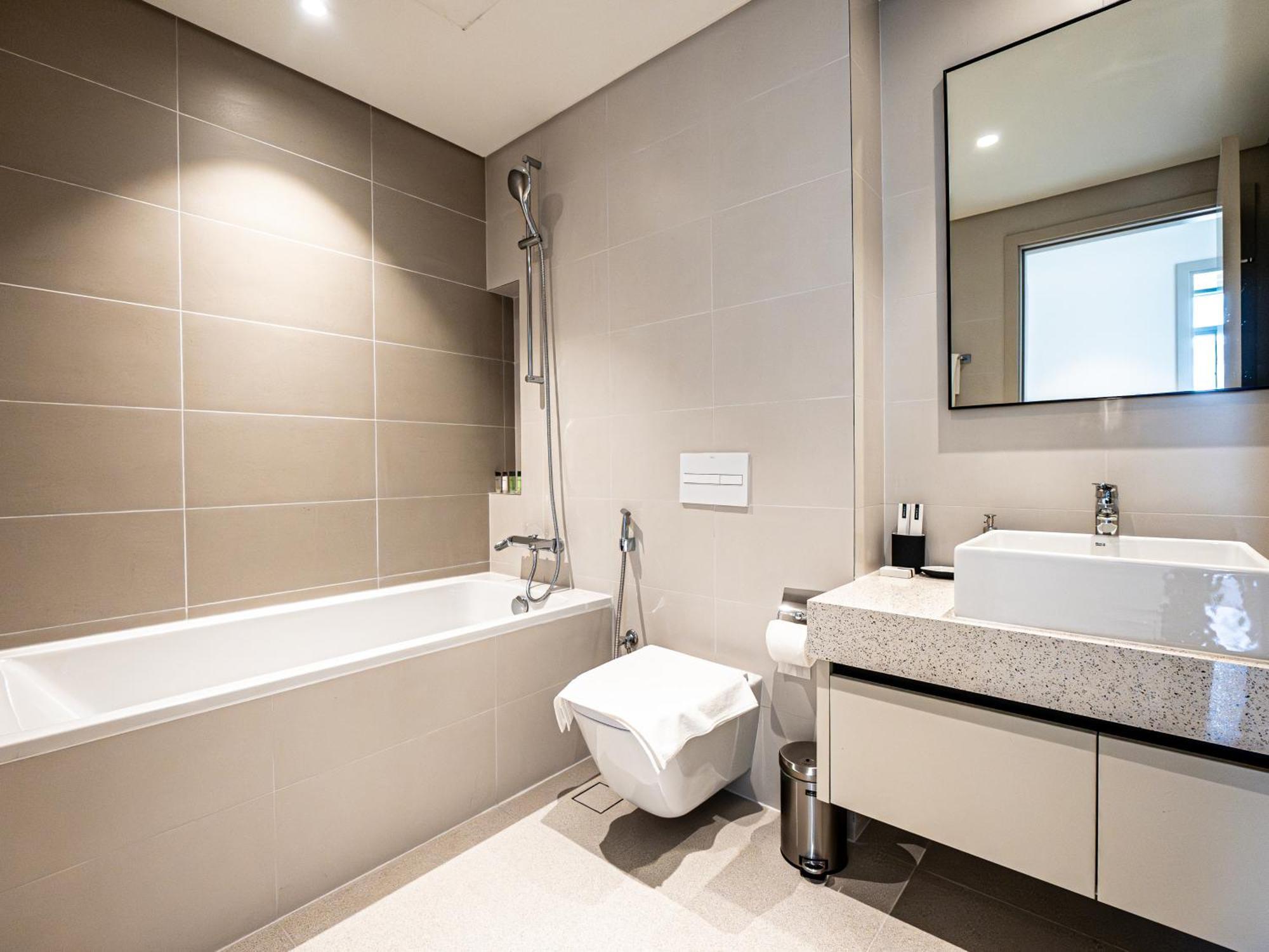 Apartment 1br In Marina Harbour Beachfront By Anw *